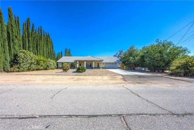 16403 El Centro Street, Hesperia, CA 92345