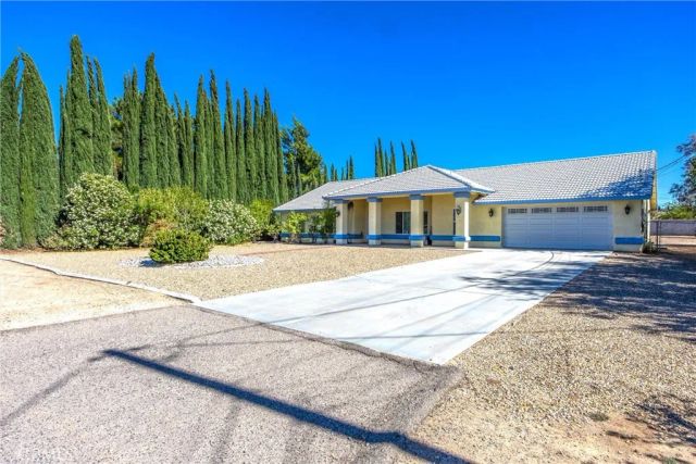 16403 El Centro Street, Hesperia, CA 92345