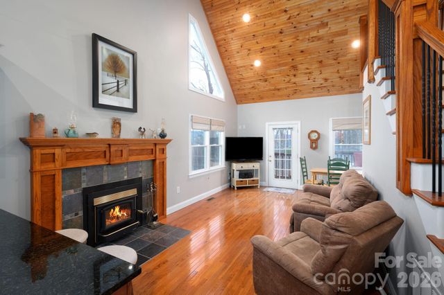 69 Heslar Way, Marshall, NC 28753