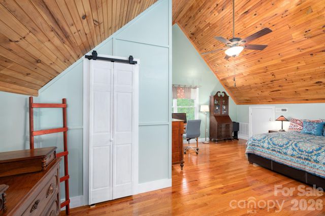 69 Heslar Way, Marshall, NC 28753