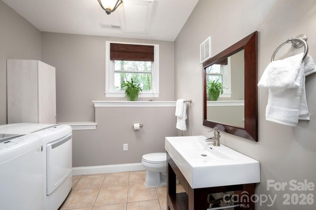 69 Heslar Way, Marshall, NC 28753