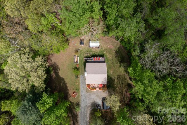 69 Heslar Way, Marshall, NC 28753
