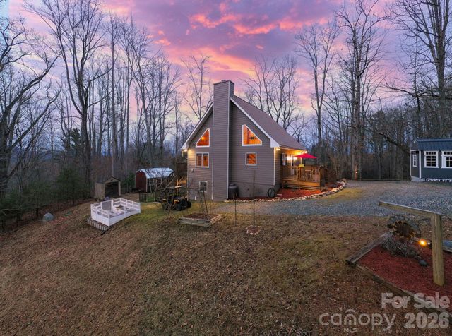 69 Heslar Way, Marshall, NC 28753