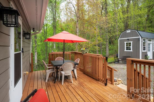 69 Heslar Way, Marshall, NC 28753