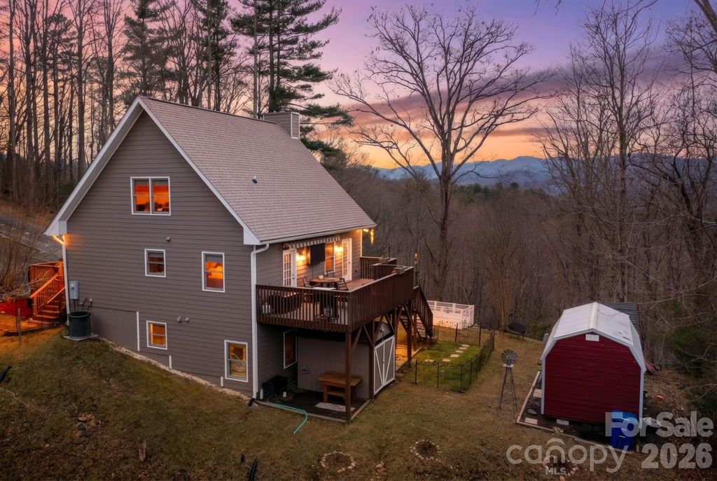 69 Heslar Way, Marshall, NC 28753