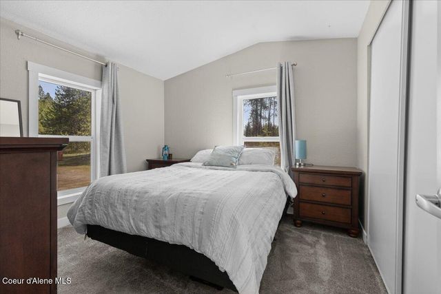 741 Berry Patch Lp, Athol, ID 83801