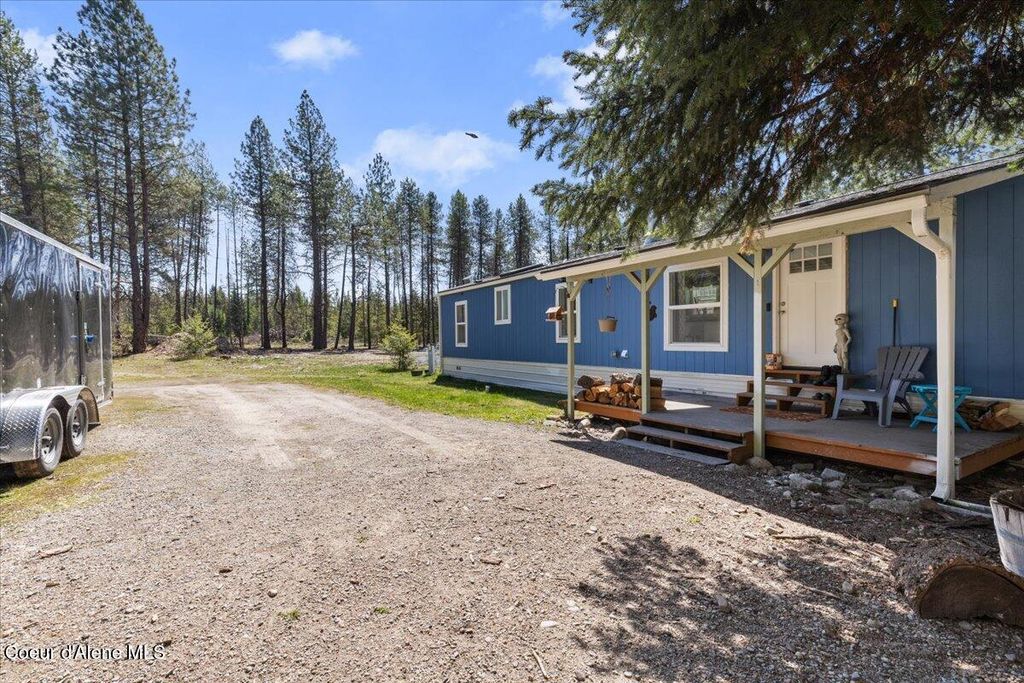 741 Berry Patch Lp, Athol, ID 83801