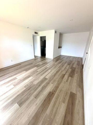 1766 Abbey Road 105, West Palm Beach, FL 33415