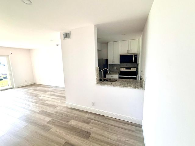 1766 Abbey Road 105, West Palm Beach, FL 33415