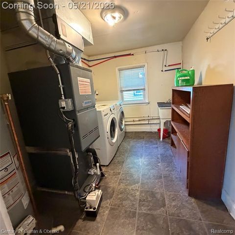 2316 Harris Street, Ferndale, MI 48220