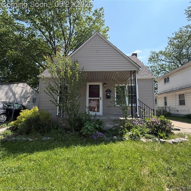 2316 Harris Street, Ferndale, MI 48220