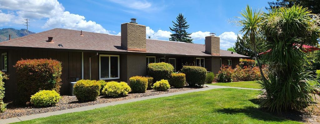 6 Woodgreen St, Santa Rosa, CA 95409