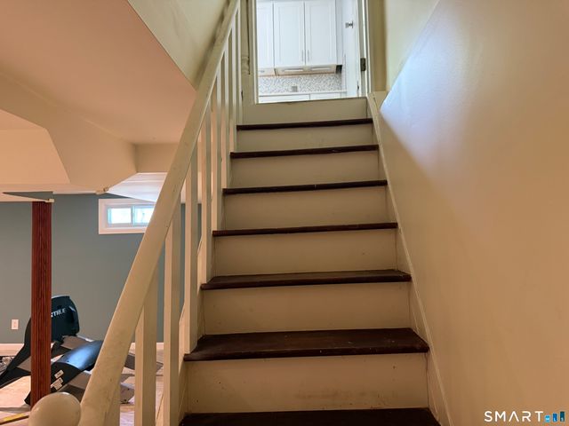 16 Crestview Terrace, Wallingford, CT 06492