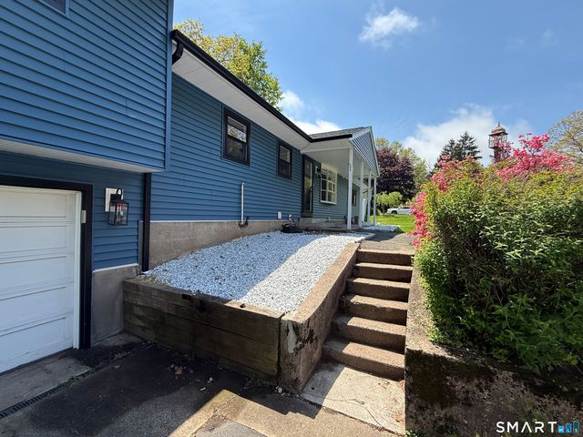 16 Crestview Terrace, Wallingford, CT 06492