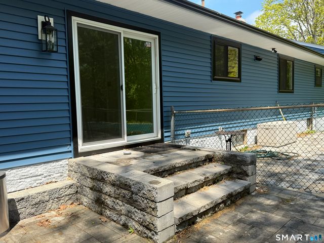 16 Crestview Terrace, Wallingford, CT 06492
