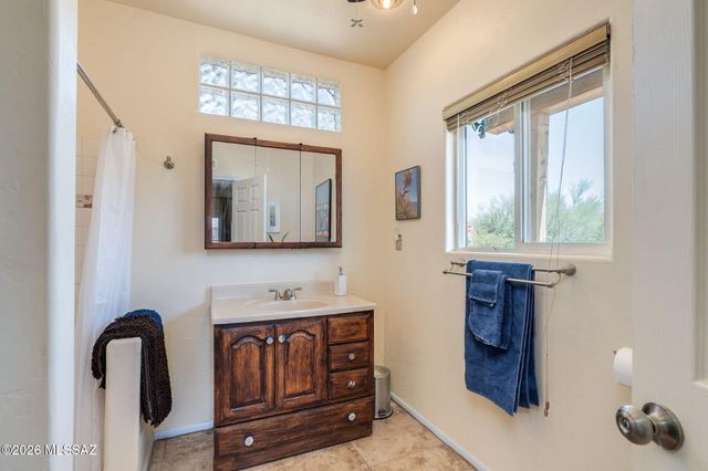 1951 E Greenlee Road, Tucson, AZ 85719