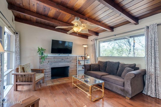 1951 E Greenlee Road, Tucson, AZ 85719