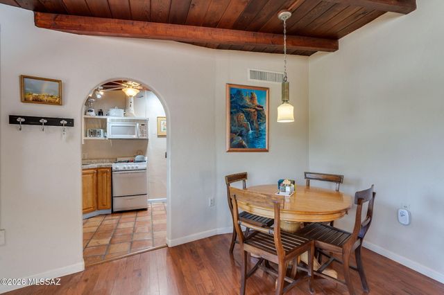 1951 E Greenlee Road, Tucson, AZ 85719