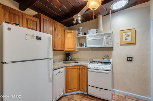 1951 E Greenlee Road, Tucson, AZ 85719