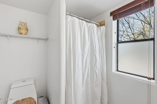 1951 E Greenlee Road, Tucson, AZ 85719