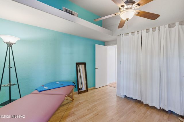 1951 E Greenlee Road, Tucson, AZ 85719