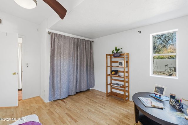 1951 E Greenlee Road, Tucson, AZ 85719