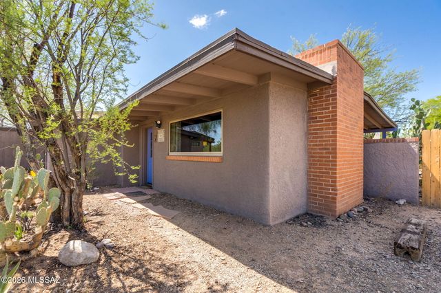 1951 E Greenlee Road, Tucson, AZ 85719