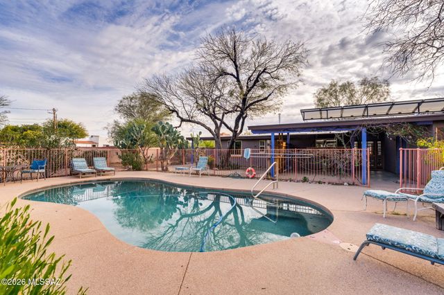1951 E Greenlee Road, Tucson, AZ 85719