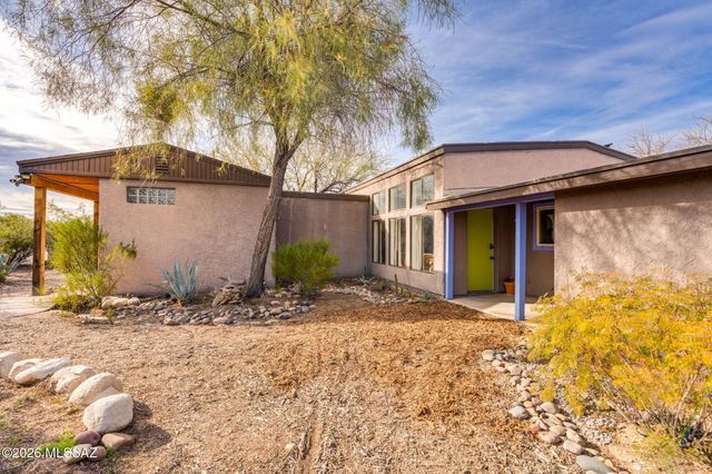 1951 E Greenlee Road, Tucson, AZ 85719