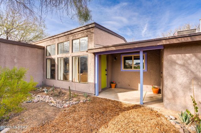 1951 E Greenlee Road, Tucson, AZ 85719