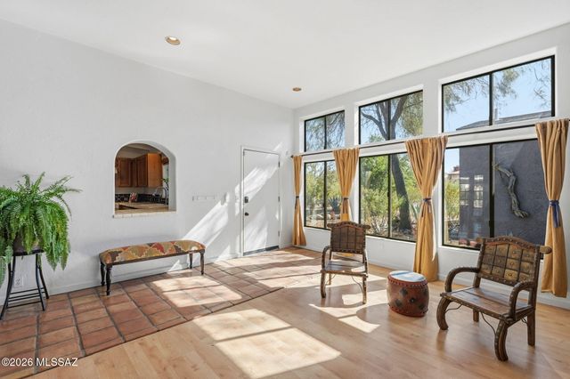 1951 E Greenlee Road, Tucson, AZ 85719