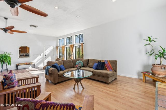 1951 E Greenlee Road, Tucson, AZ 85719