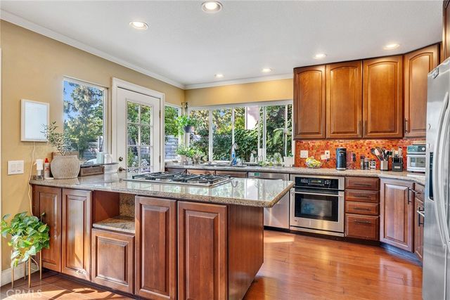 14751 Deer Park St, Irvine, CA 92604