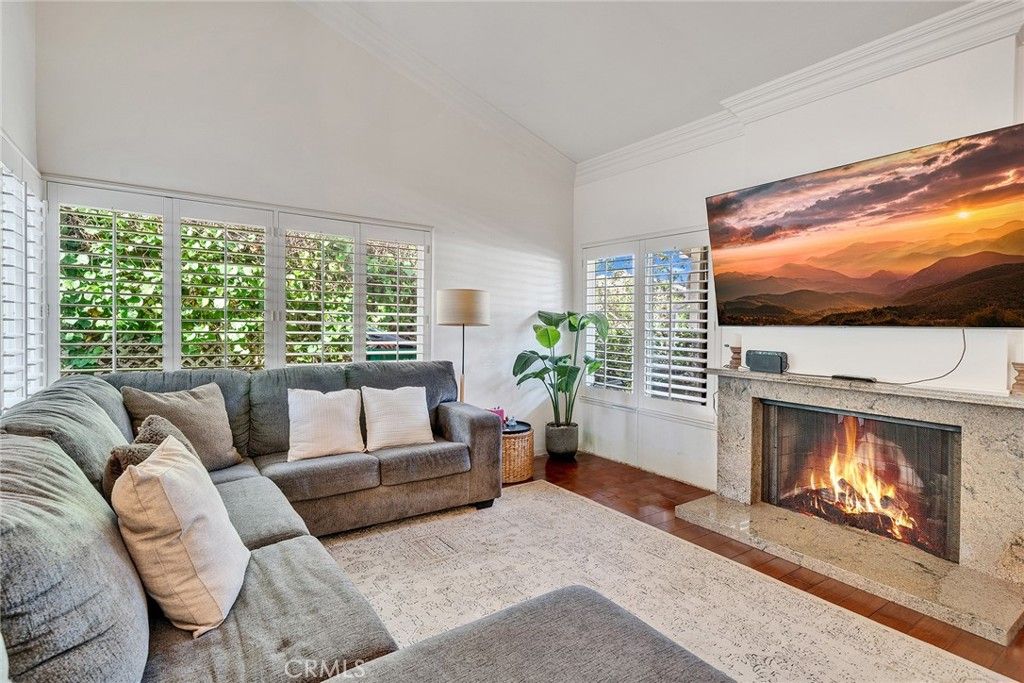Image 5 of property listing at 14751 Deer Park St, Irvine, CA 92604