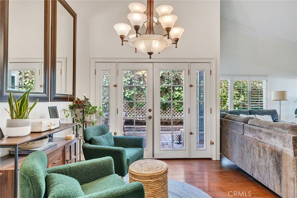 Image 7 of property listing at 14751 Deer Park St, Irvine, CA 92604