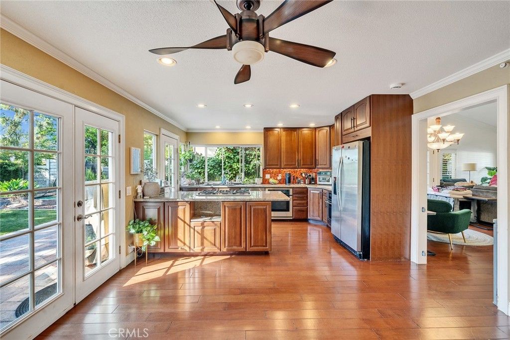 Image 9 of property listing at 14751 Deer Park St, Irvine, CA 92604