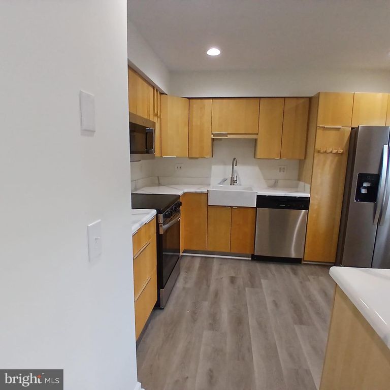 7689 SHEFFIELD VILLAGE LN, Lorton, VA 22079
