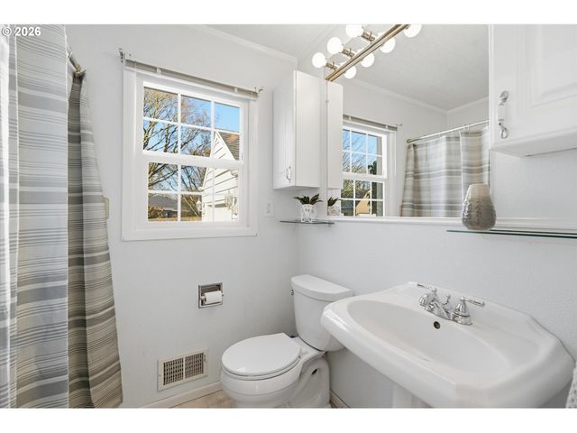 1403 18TH Ave, Longview, WA 98632