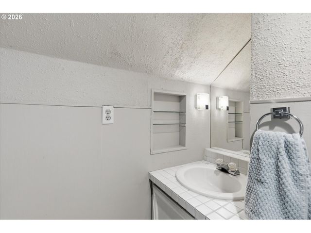 1403 18TH Ave, Longview, WA 98632