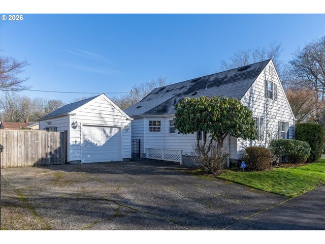 1403 18TH Ave, Longview, WA 98632