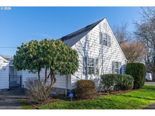 1403 18TH Ave, Longview, WA 98632