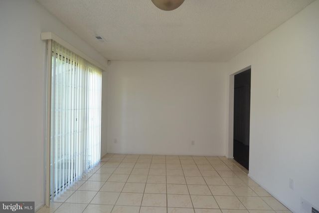 4004 ADELAIDE DR, Mount Laurel, NJ 08054