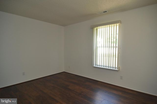 4004 ADELAIDE DR, Mount Laurel, NJ 08054