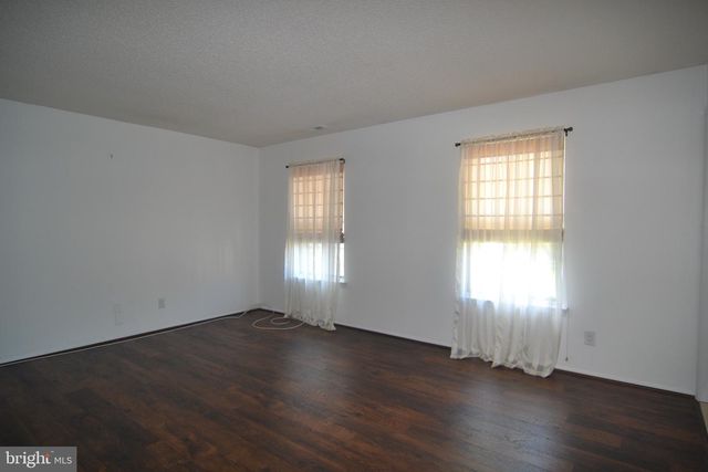 4004 ADELAIDE DR, Mount Laurel, NJ 08054