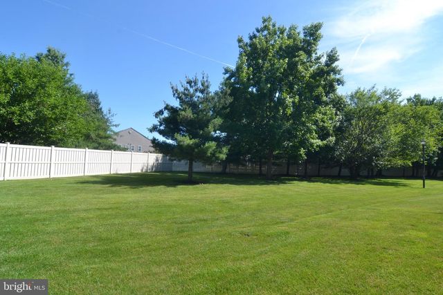 4004 ADELAIDE DR, Mount Laurel, NJ 08054