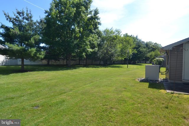 4004 ADELAIDE DR, Mount Laurel, NJ 08054