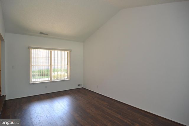 4004 ADELAIDE DR, Mount Laurel, NJ 08054