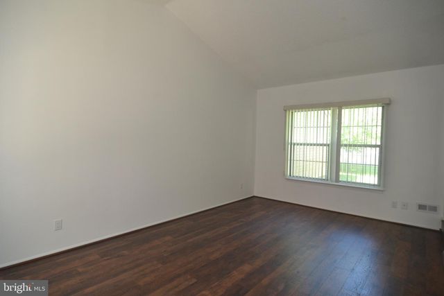 4004 ADELAIDE DR, Mount Laurel, NJ 08054