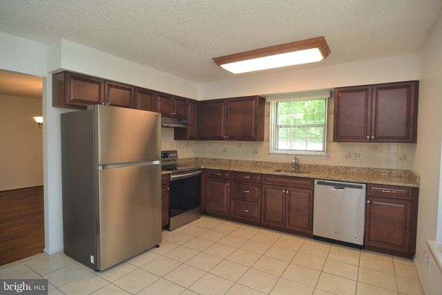 4004 ADELAIDE DR, Mount Laurel, NJ 08054