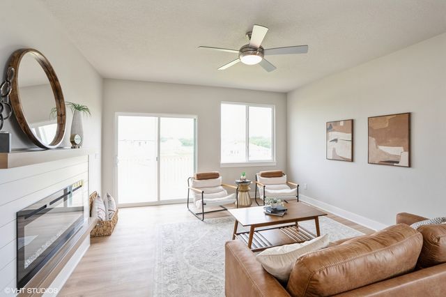 5676 Brook View Avenue, Des Moines, IA 50317